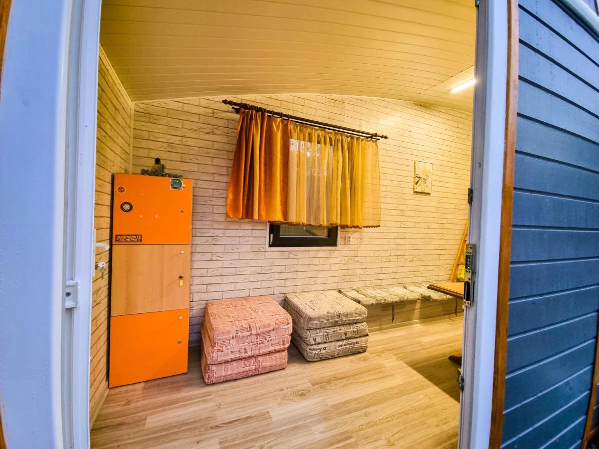 Tiny Houses In The Garden Câmpulung Moldovenesc Exterior photo