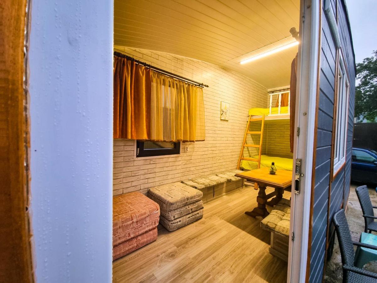 Tiny Houses In The Garden Câmpulung Moldovenesc Exterior photo
