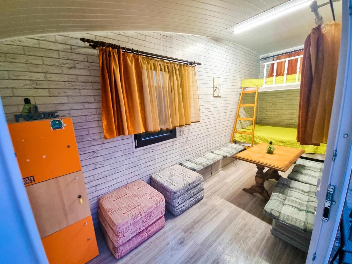 Tiny Houses In The Garden Câmpulung Moldovenesc Exterior photo