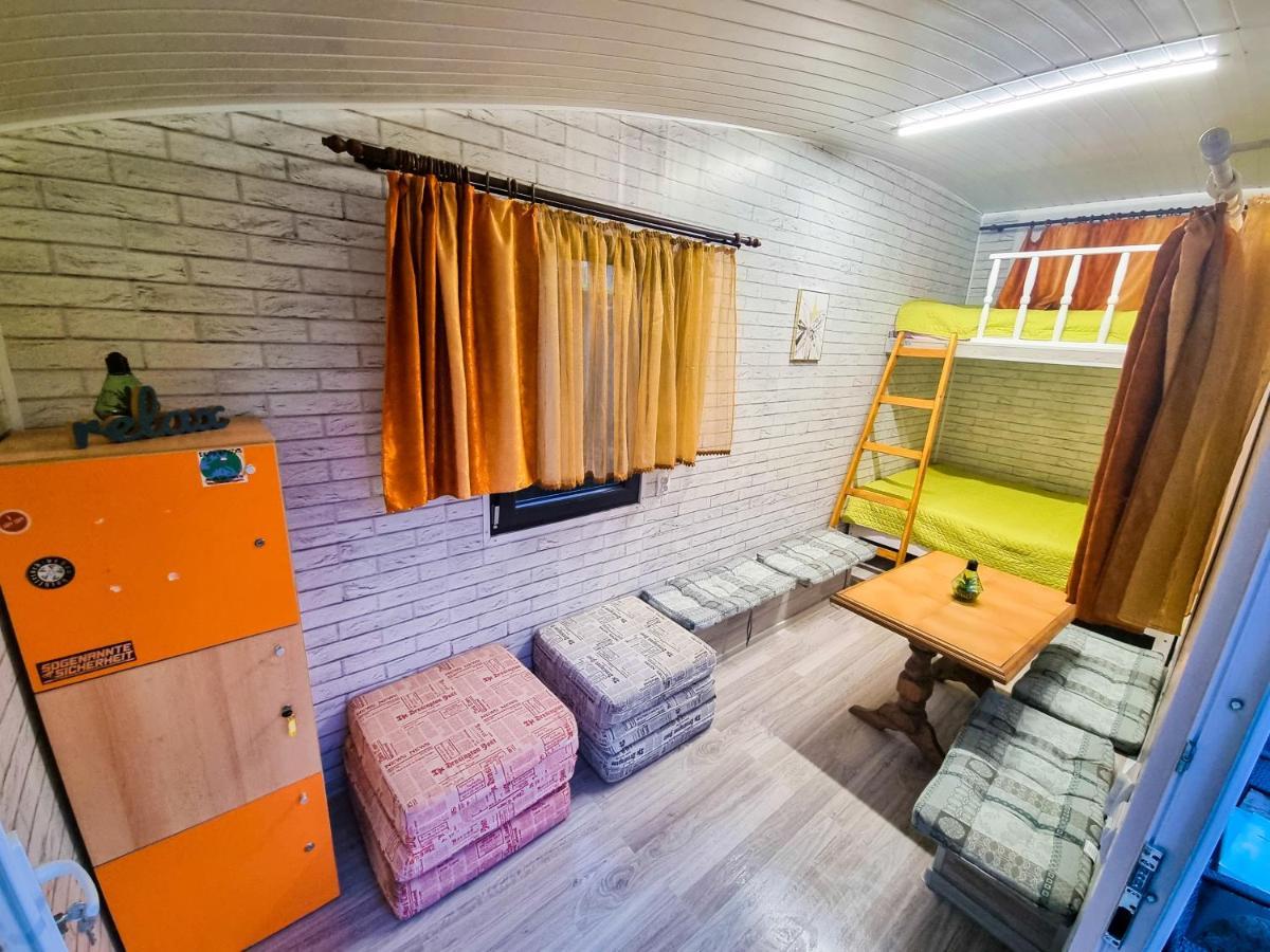 Tiny Houses In The Garden Câmpulung Moldovenesc Exterior photo