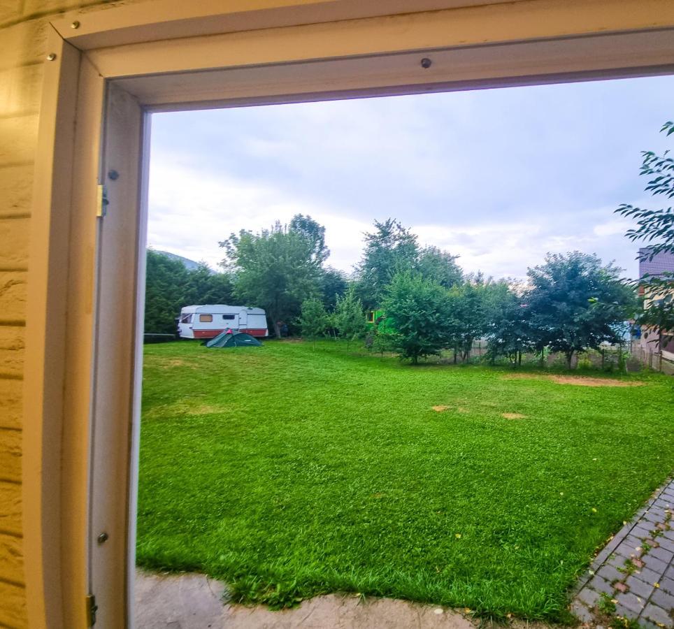 Tiny Houses In The Garden Câmpulung Moldovenesc Exterior photo