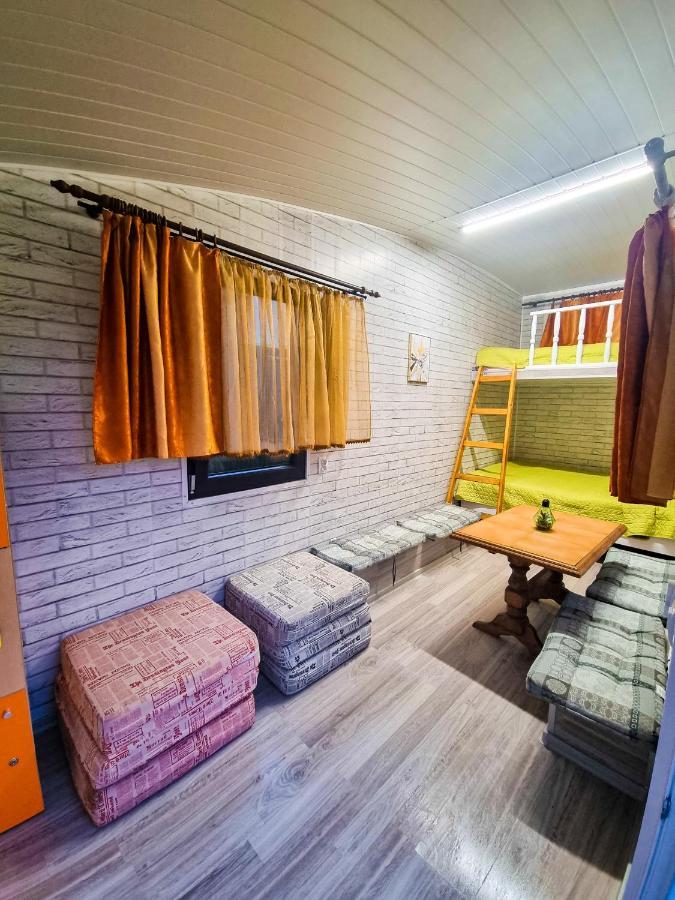 Tiny Houses In The Garden Câmpulung Moldovenesc Exterior photo